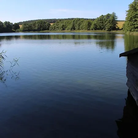 Prázdninový dům Ferienhaus Direkt Am Scharbow See Mit Bootshaus Mustin (Mecklenburg-Vorpommern)