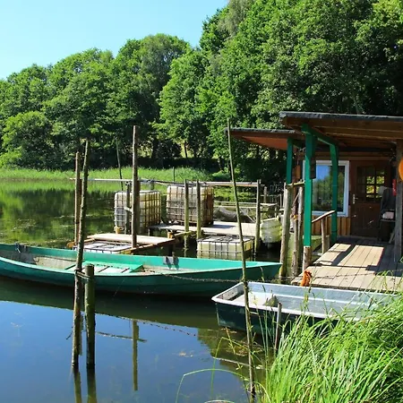 Ferienhaus Direkt Am Scharbow See Mit Bootshaus Mustin (Mecklenburg-Vorpommern)